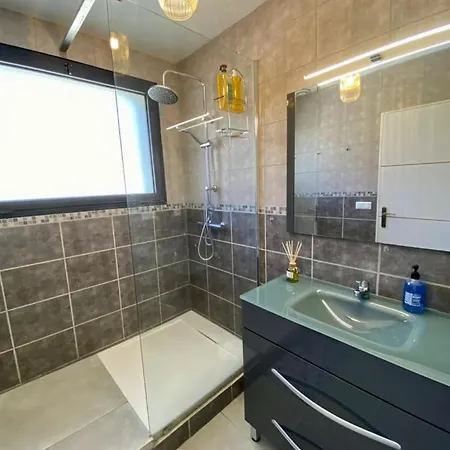 Havre De Paix Avec Terrasse Vue Oliviers Apartamento